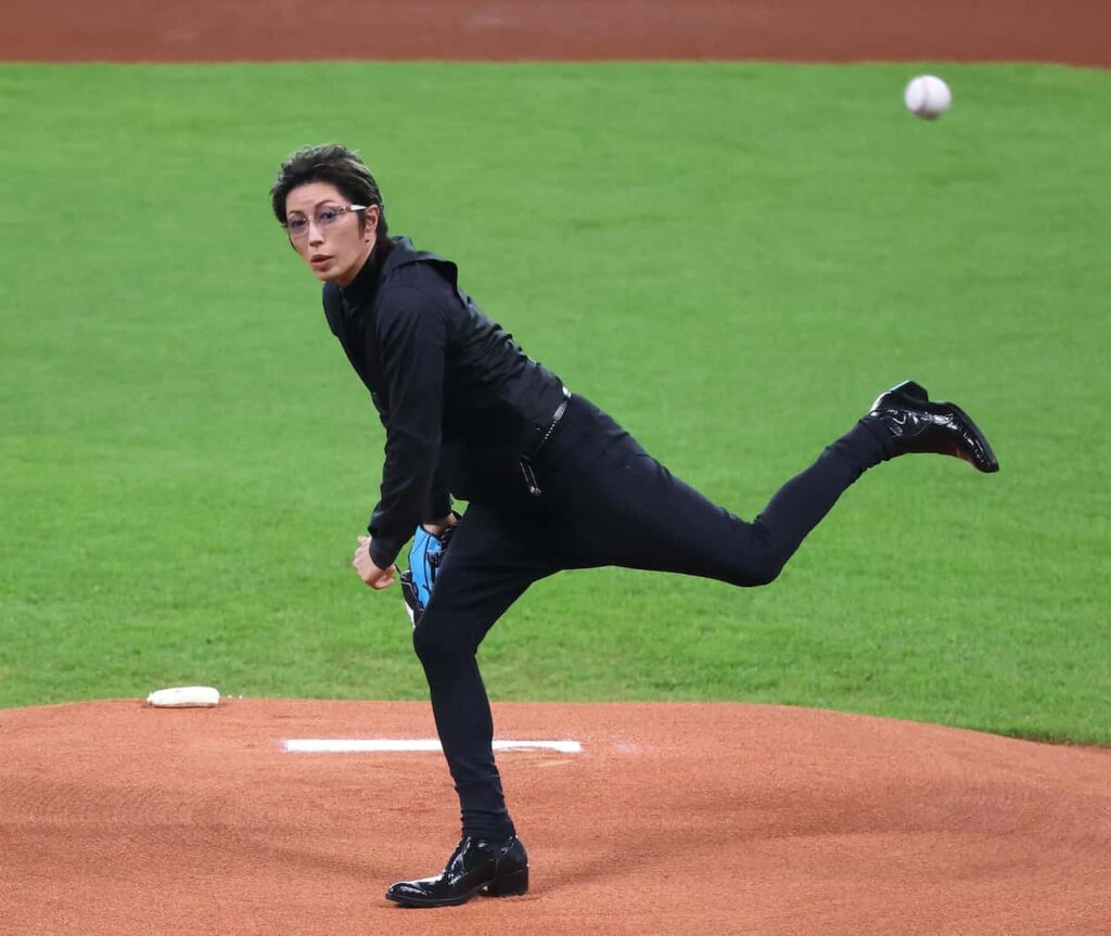 GACKT、屈辱の“山なりボール”から1年　２度目の始球式でリベンジなるか